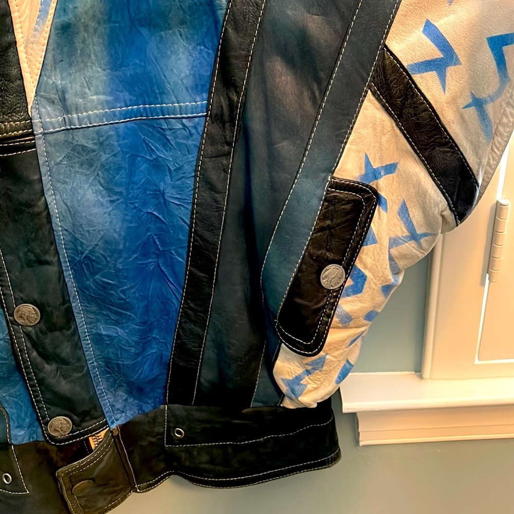 Unique/Stylish/Rare Leather Vest - Picture 11 of 13